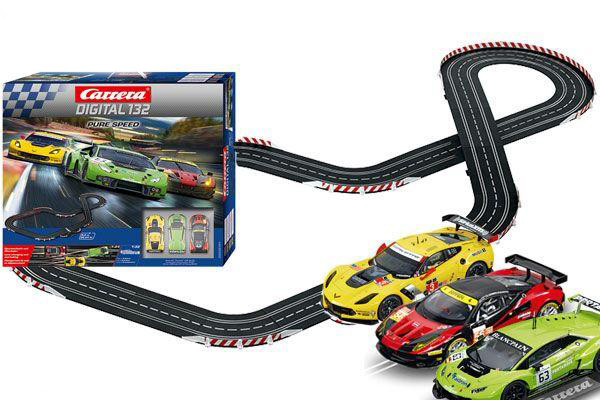 De Carrera Digital 132 Pure Speed racebaan is geschikt voor kids vanaf 8 jaar.