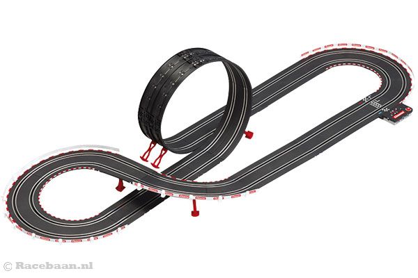 4,9 meter lange baan met een supergave looping.